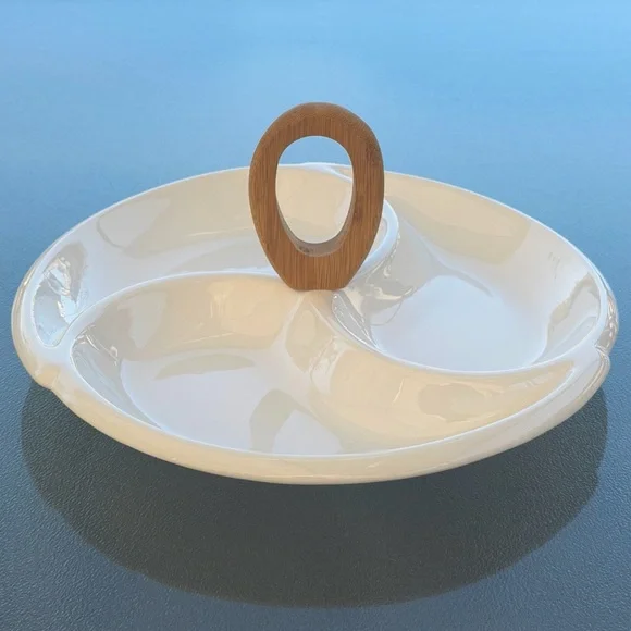 Brandani Porcelain Round Divided Serving Dish with a Bamboo Handle - Picture 4 of 8